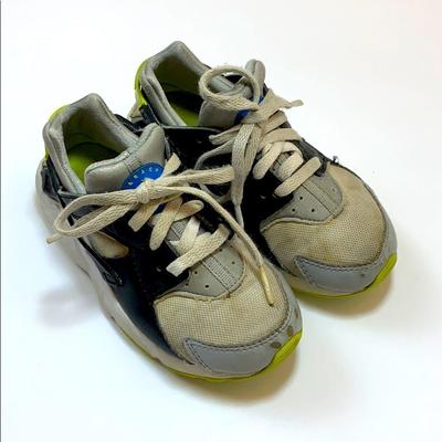 Nike Shoes | Nike Huarache By Nike Boys Tennis Shoe Sneakers 11 | Color: Gray/Green | Size: 11b