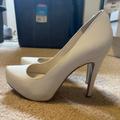 Jessica Simpson Shoes | Jessica Simpson White Textured High Heels Size 6 | Color: White | Size: 6