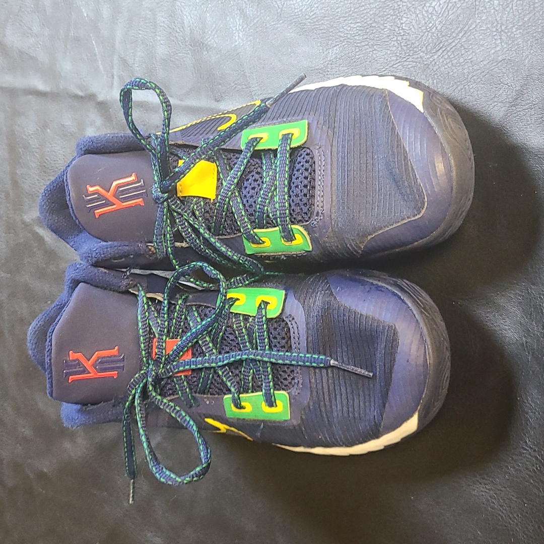 Nike Shoes | Boys Nike Kyrie Sneakers, Sz 6y | Color: Blue | Size: 6b