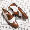 Italienische marke braun weiß gemischte block schuhe männer hohe qualität kleid schuhe business büro schuhe leder müßiggänger big größe: 38-48