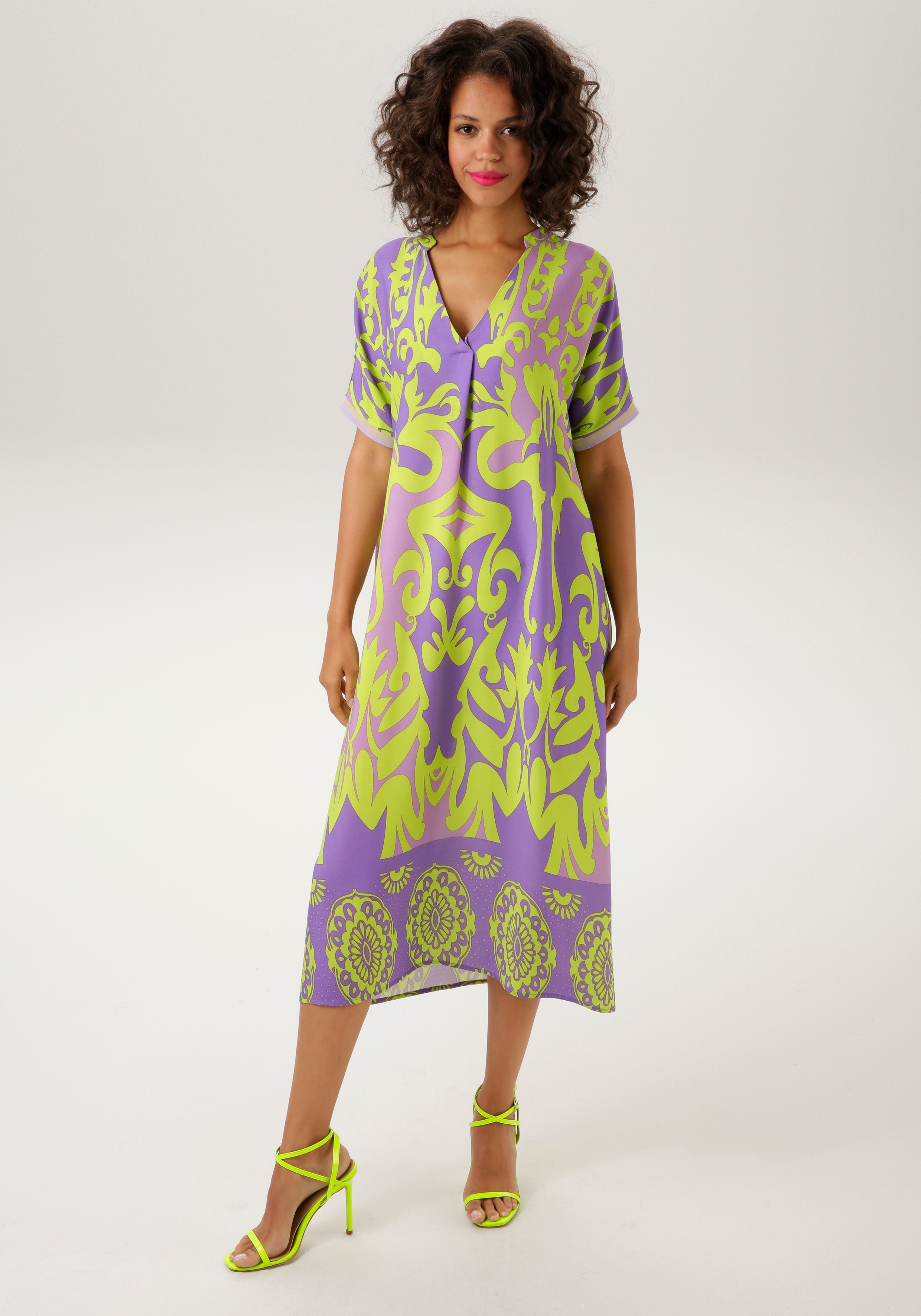 Blusenkleid ANISTON CASUAL, Damen, Gr. 38, N-Gr, bunt (lavendel, apfelgrün, flieder), Web, Obermaterial: 100% Viskose, bedruckt, gemustert, lässig geschnitten kniebedeckend, V-Ausschnitt, Rippbündchen, Kleider, mit graphischem Druck und Bordüre am Saum Image