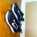 Nike Shoes | Nike Max Air Size 11 In Womens | Color: Black/White | Size: 11