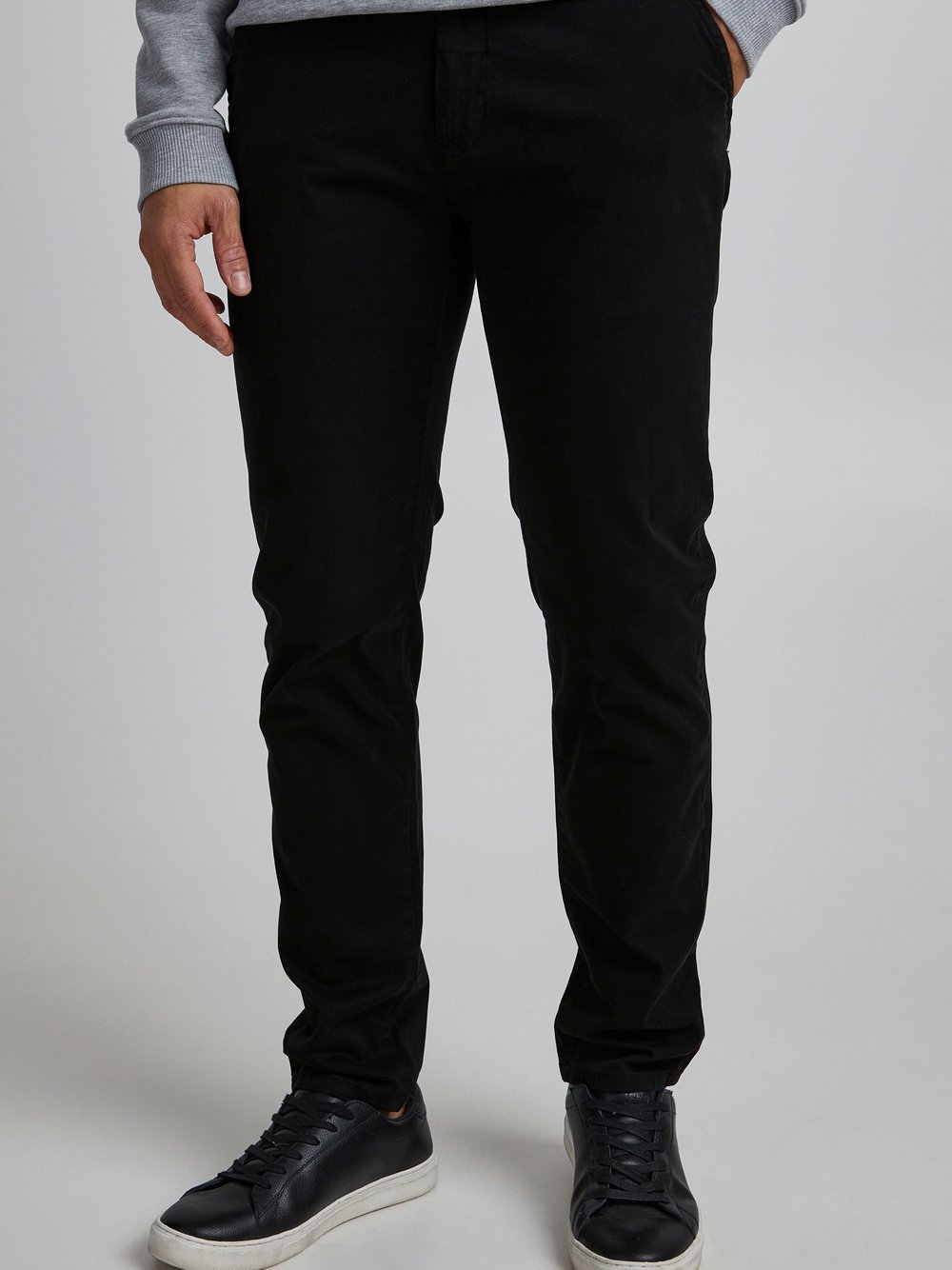 CASUAL FRIDAY Chinohose Herren schwarz, 30-32 Image