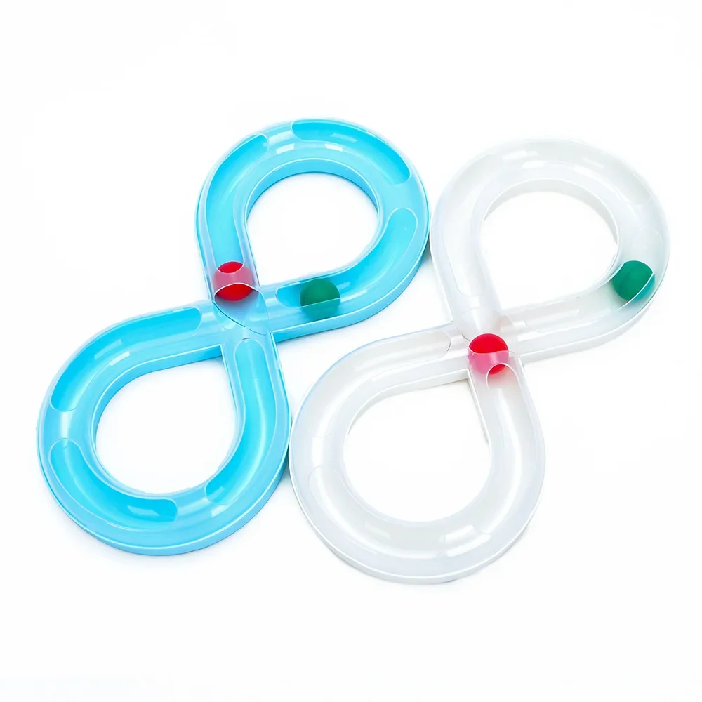 Neues Katzenspielzeug werden zur Linderung von Langeweile verwendet. Katzen-Plattenspieler-Streckenball, Kätzchen-Cuddling-Stick, Haustierkatzen-Verbrauch physikalischer Produkte Image