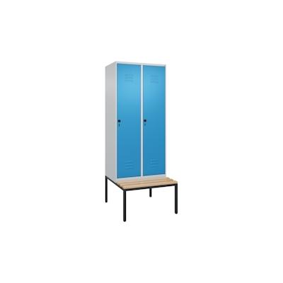 C+P Spind Classic PLUS, Buche untergebaute Sitzbank 2 Abteile, HxBxT 212x80x82cm, Sicherheitsdrehriegel, Hellgrau/Lichtblau von PROREGAL Image