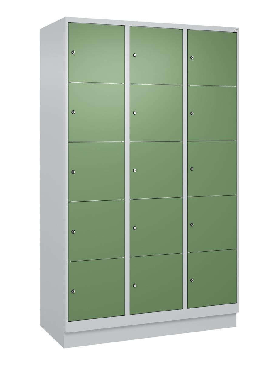 C+P Schließfachschrank Classic PLUS, Sockel, 3 Abteile, 1950x1200x500mm, 7035/60 Image