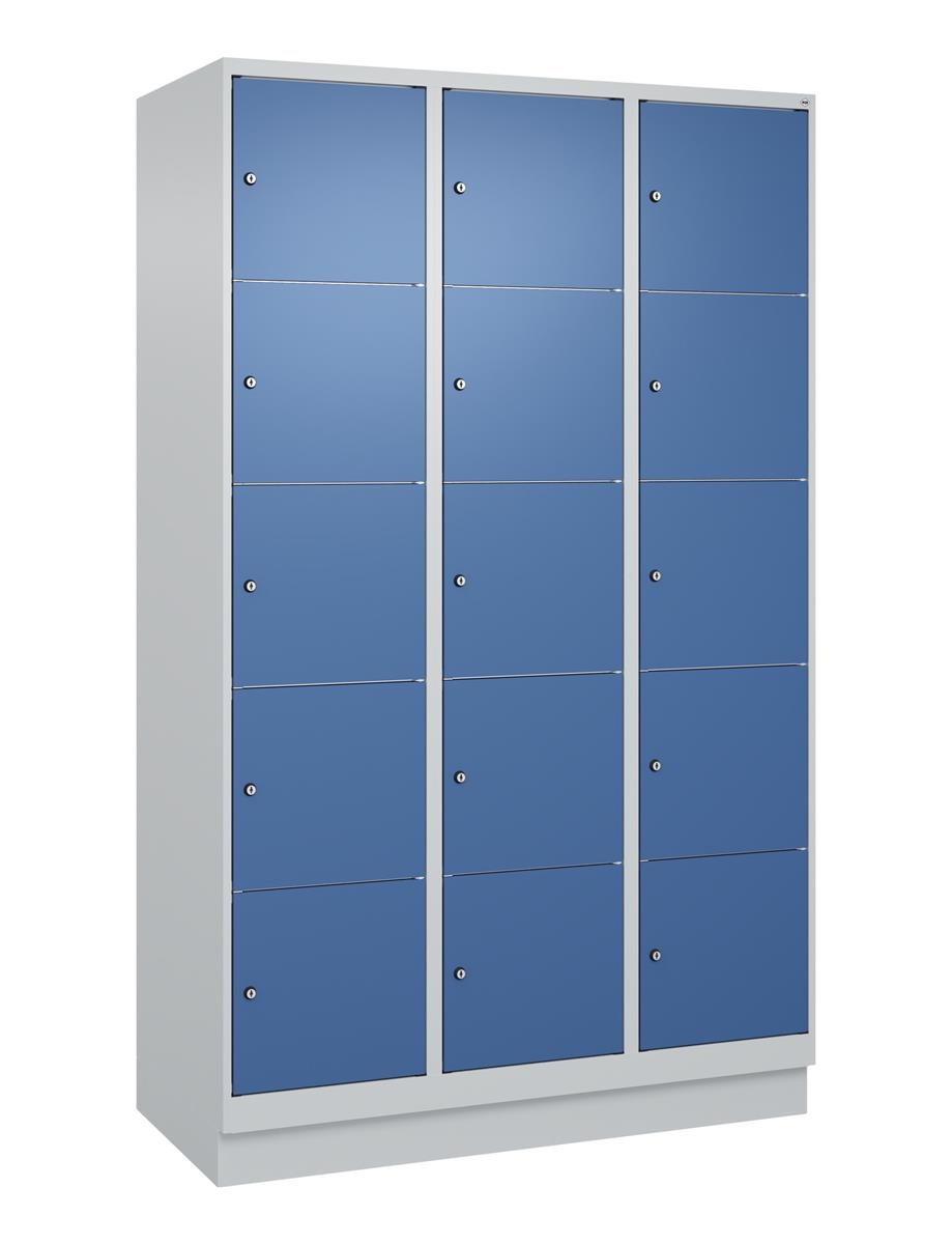 C+P Schließfachschrank Classic PLUS, Sockel, 3 Abteile, 1950x1200x500mm, 7035/50 Image