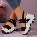 sandales compensées épaisses pour femmes – sandales compensées sportives noires et blanches avec brides réglables, chaussures d'été tendance pour tenues décontractées et streetwear