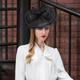 fascinateurs kentucky derby chapeau tulle net soucoupe chapeau haut de forme de mariage thé fête mariage élégant avec plume bowknot casque chapeaux