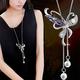 version coréenne de l'automne et de l'hiver collier de chaîne de pull en cristal Vente en gros haut de gamme pour femmes longue chaîne polyvalente pendentif en perles avec accessoires
