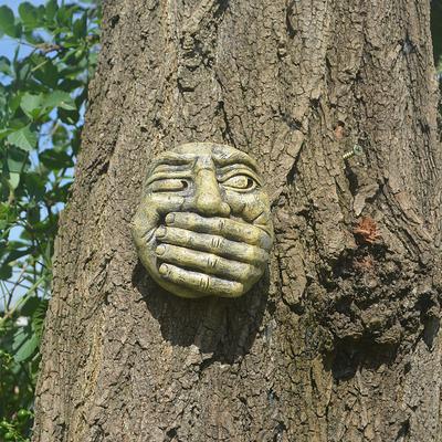 Whimsical Face Outdoor Courtyard Decoration: Sculpture of a Playful Face with Eyes, Ears, and Mouth Covered, Resin Craft Garden Hanging Ornament