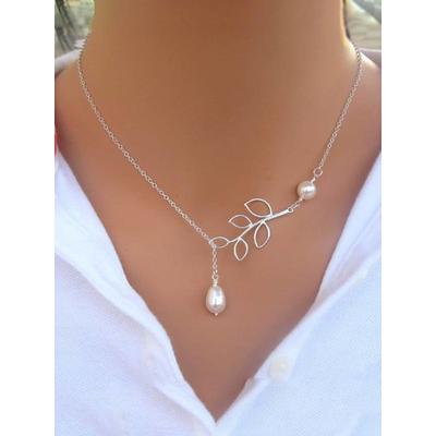 Women's necklace Fashion Outdoor Leaf Necklaces