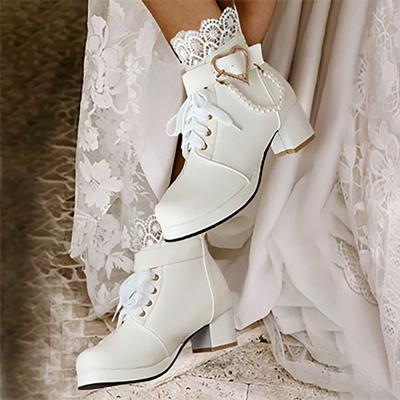 Women's White Bridal Ankle Boots – Lace-Up Wedding Shoes with Heart and Pearl Decoration, Chunky Heel for Vintage-Inspired Brides