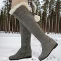 stivali invernali da donna grigi sopra il ginocchio con rifiniture in pelliccia sintetica e tacco a zeppa - calzature calde ed eleganti per il freddo