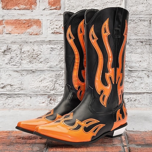 Schwarze und orange Western-Cowboystiefel für Herren mit halbhoher Sohle – kräftiges Flammendesign mit Hochglanzoberfläche für Rodeo und Mode Image