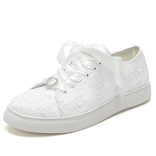Braut-Spitzen-Hochzeits-Sneaker – elegante elfenbeinfarbene Low-Top-Sneaker mit Satinband-Schnürsenkeln und Strass-Details für Bräute und besondere Anlässe Image
