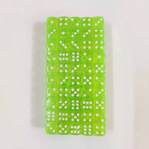 50 Stück farbige Würfel, 6-seitige Würfel für Brettspiele, 14 mm große Würfel für Mathe-Lernwürfel für das Klassenzimmer Image