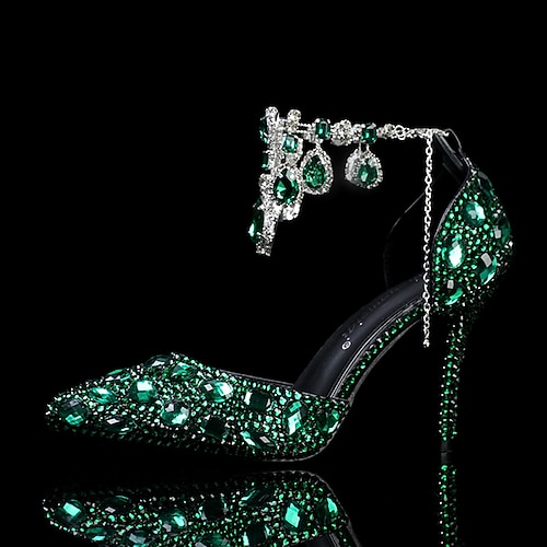 Luxuriöse Brautschuhe mit Kristallbesatz – funkelnde Strass-Hochzeitsschuhe mit Kettenquaste für glamouröse Ballsaal- und Luxuszeremonien Image