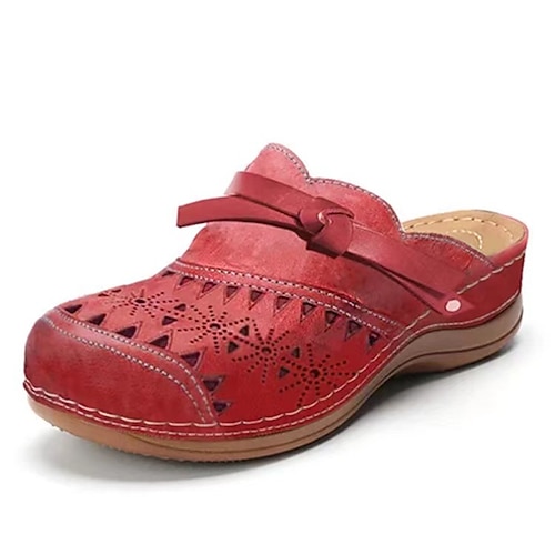 Rote Clogs aus Kunstleder für Damen – Schlupfschuhe im Vintage-Stil mit lasergeschnittenem Blumenmuster und bequemer gepolsterter Sohle für den lässigen Alltagsgebrauch Image