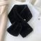 Frauen Winter warm verdicken Schals einfarbig Kunstpelz Plüsch Kreuzkragen Schal elegante warme Mode-Accessoires