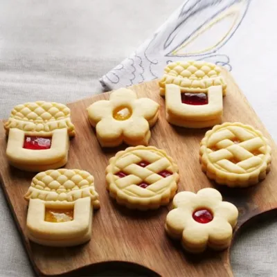 Jam Sandwich Cookie Cutter Biscuit Mold 1Pc 3D Plastic Pressable Fondant Cookie Stamp New Year Cake
