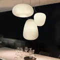 Lampe LED Suspendue en Verre Blanc Laiteux au Design Post-Moderne Luminaire Décoratif d'Nik Idéal