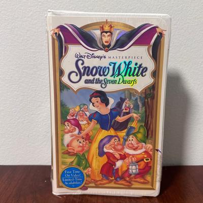 Disney Media | Disney Masterpiece Collection Snow White And The Seven Dwarfs (Vhs) New In Box | Color: White | Size: Os