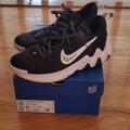 Nike Shoes | Kids Size 5y Giannis Antetokounmpo Immortality Basketball Shoes | Color: Black/White | Size: 5b