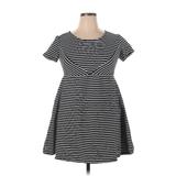 Jessica Simpson Casual Dress Crew Neck Short Sleeve: Black Stripes Dresses - Women's Size X-Large
