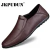 Neue Mode Männer Schuhe lässig atmungsaktive Büro Slipper Schuhe Männer Designer Slip on Boot Schuhe Männer italienische Mokassins plus Größe 46