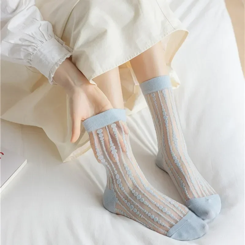 Mode Gestreiften Kawaii Nette Socken Sommer Ultra-Dünne Transparente Kristall Seide Socken Frauen Harajuku Vintage Streetwear Crew Socken Image