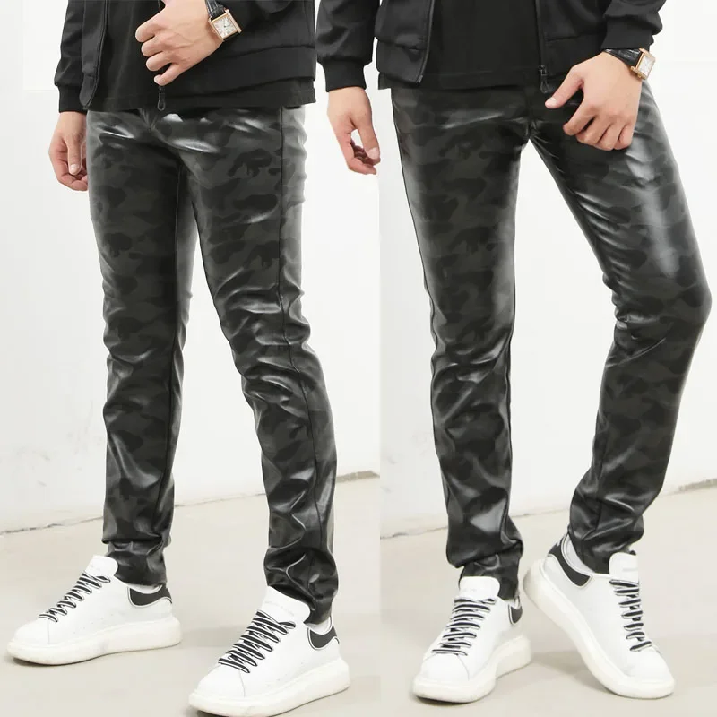 Herbst Männer Leder Hosen Dünne Fit Elastische Stil Mode PU Leder Hosen Motorrad Hosen Dünne Streetwear Camouflage