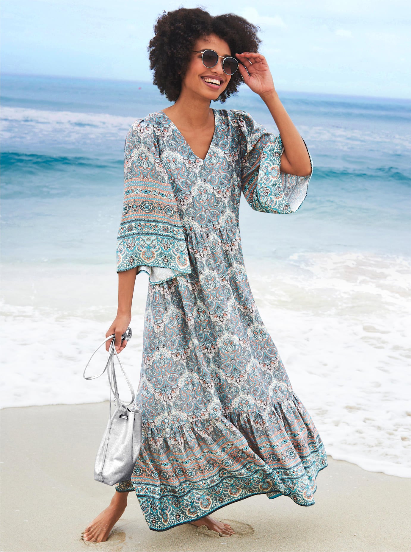 Druckkleid HEINE "Druck-Kleid", Damen, Gr. 46, Normalgrößen, beige (sand, flamingo, bedruckt), 100% Viskose, bedruckt, gemustert, mehrfarbig, lang, V-Ausschnitt, Kleider Druckkleid