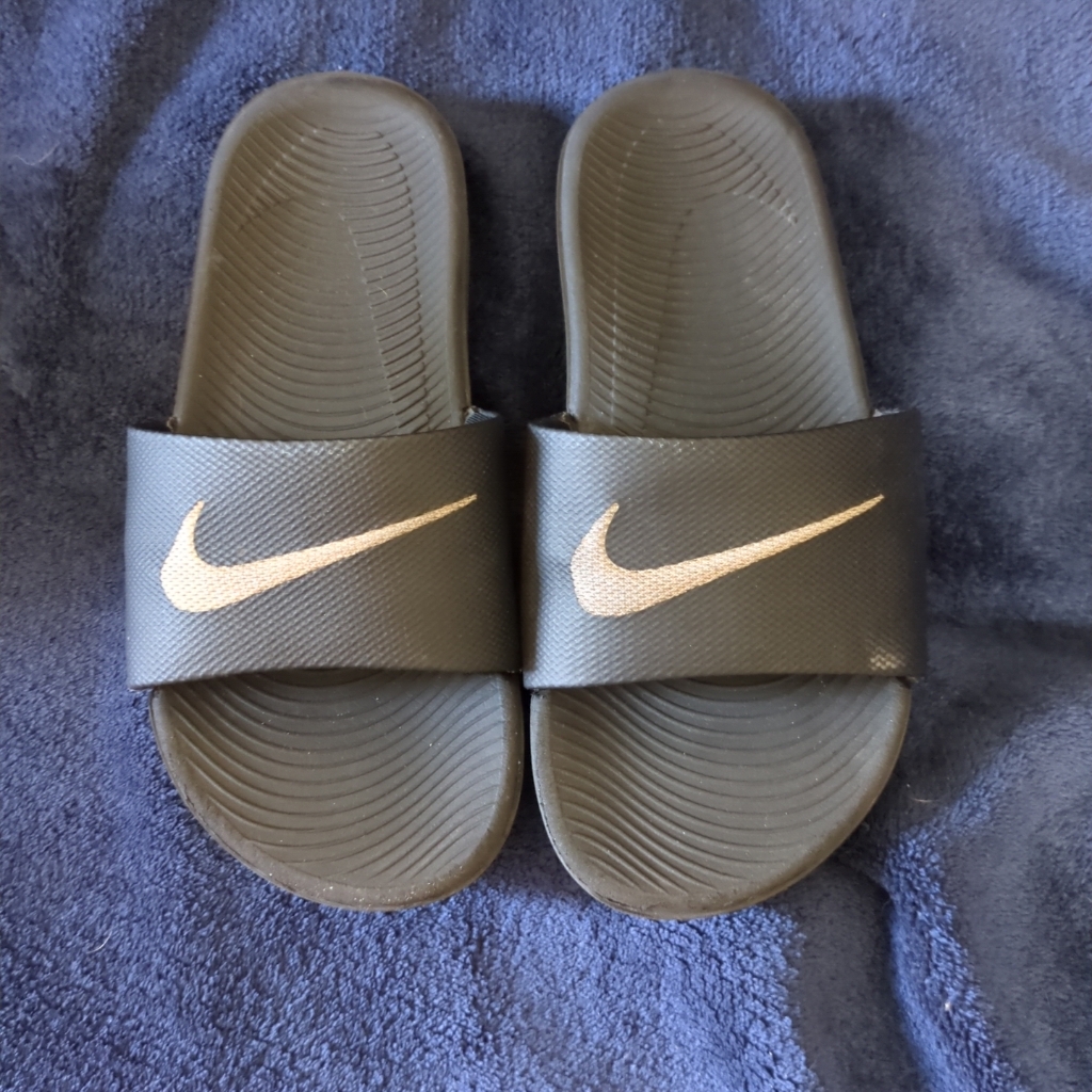 Nike Shoes | Boys Nike Slides Size 2 | Color: Black | Size: 2bb