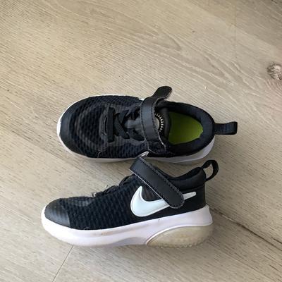 Nike Shoes | Baby Nike Size 6 Unisex Boys Girls Sneakers Shoes Easy To Wear Black White | Color: Black/White | Size: 6bb