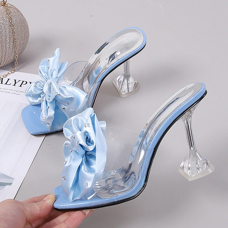 2025 neue Mode Kristall Bogen High Heels Hausschuhe Schuhe Frau Sexy PVC Transparent Sandalen Frauen Rutschen Offene spitze Pumpen Blau Schwarz