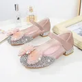 Chaussures en cuir à talons hauts avec biscuits pour enfants nouvelles chaussures de princesse pour