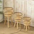 Mir de rangement tissé au sol de style nordique avec pieds en bois jardinière décorative support