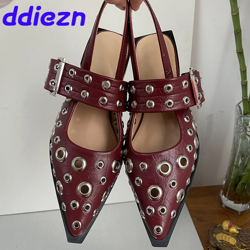 Große Größe Luxus Schuhe Rot Frauen Wohnungen Schuhe Mode Metall Schnalle Weibliche Casual Slingback Hohl Damen Sandalen Schuhe Maultiere