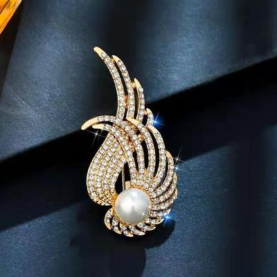 Women's Brooches Retro Luxury Sweet Brooch Jewelry Gold For Office Daily Prom Date Beach