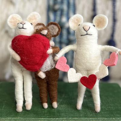 Anthropologie Holiday | Anthropologie Felted Wool White Mouse Lovebird Mice Heart Garland Valentines Day | Color: White | Size: Os