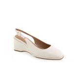 Women's Aria Slingback by Aerosoles in Eggnog Leather (Size 6 1/2 M)