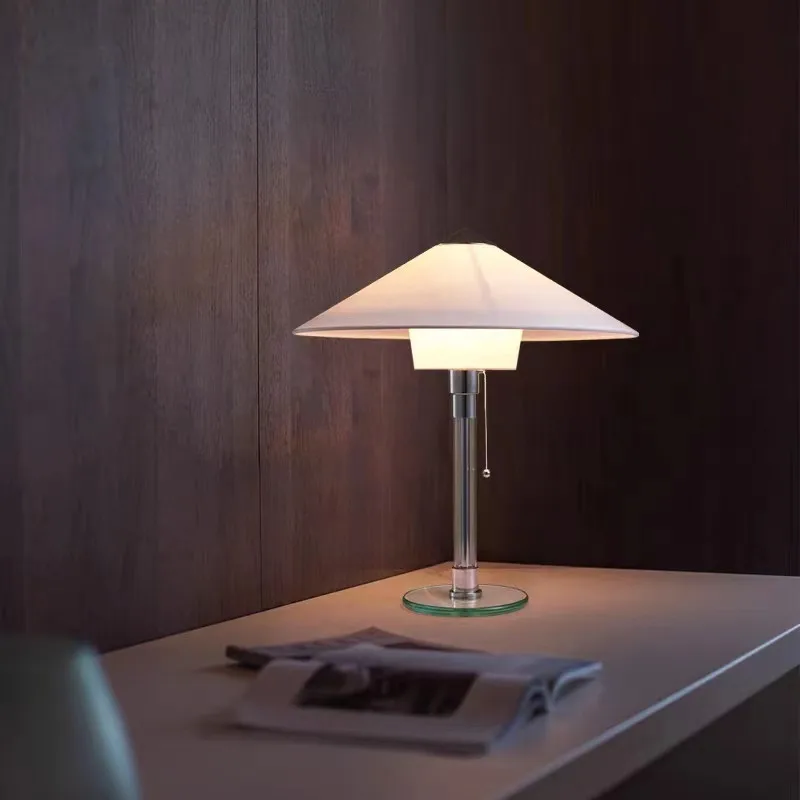 Bauhaus Tisch lampe nordische Persönlichkeit LED Glas Licht einfaches Design Stoff Lampe zum Lesen Arbeits zimmer Schlafzimmer Nachttisch lampe