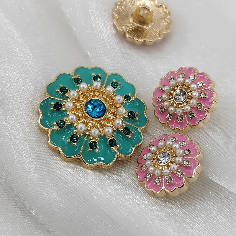 15/18/21/25MM Vintage Blumen Design Metall Schaft Knöpfe Von Kleidung Hohe Qualität Grün Rosa strass Mode Dekor Nähen Knopf