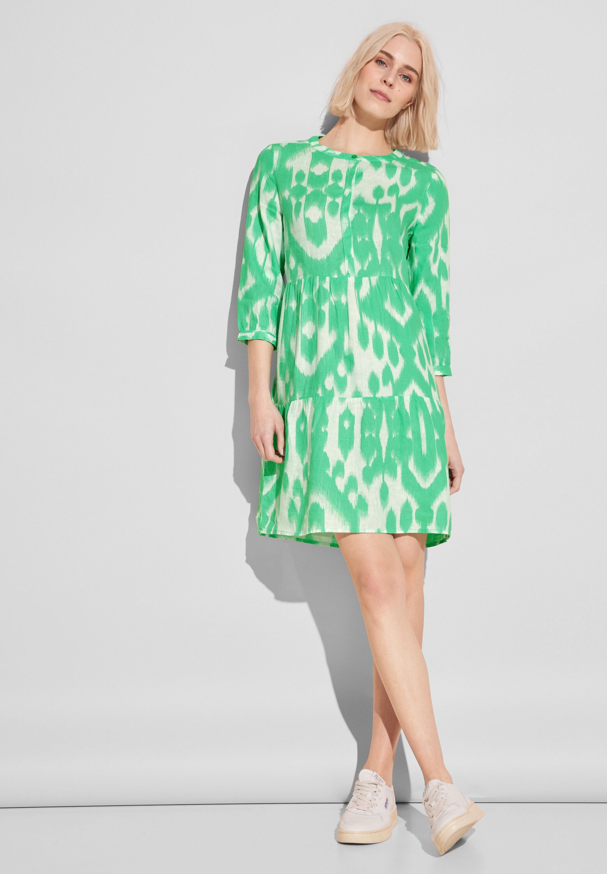 Tunikakleid STREET ONE, Damen, Gr. 40, EURO-Größen, grün (soft grass grün), Stoff, 100% Leinen, gemustert, lässig geschnitten knielang, Rundhals, Bündchen, Kleider, aus Leinen