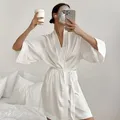 Abito da sposa bianco da donna Abito da sposa Abito da mattina Manica a 3/4 Indumenti da notte Camicia da notte allentata Raso di seta femminile Kimono Accappatoio Lingerie