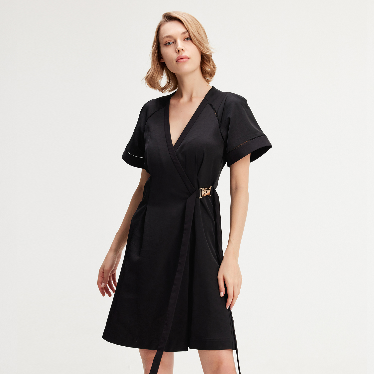 Minimalistisches Wickelkleid Image