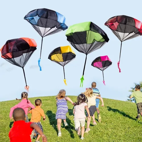 Outdoor lustige Kinder Hand werfen Fallschirm Spielzeug Spiel mit Mini Soldat Spielzeug für Kinder