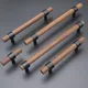 Maniglie e pomelli per mobili in legno Maniglia per mobili rurali in noce nera Maniglia per porta dell'armadio da cucina Maniglie per guardaroba con cassetto più lungo