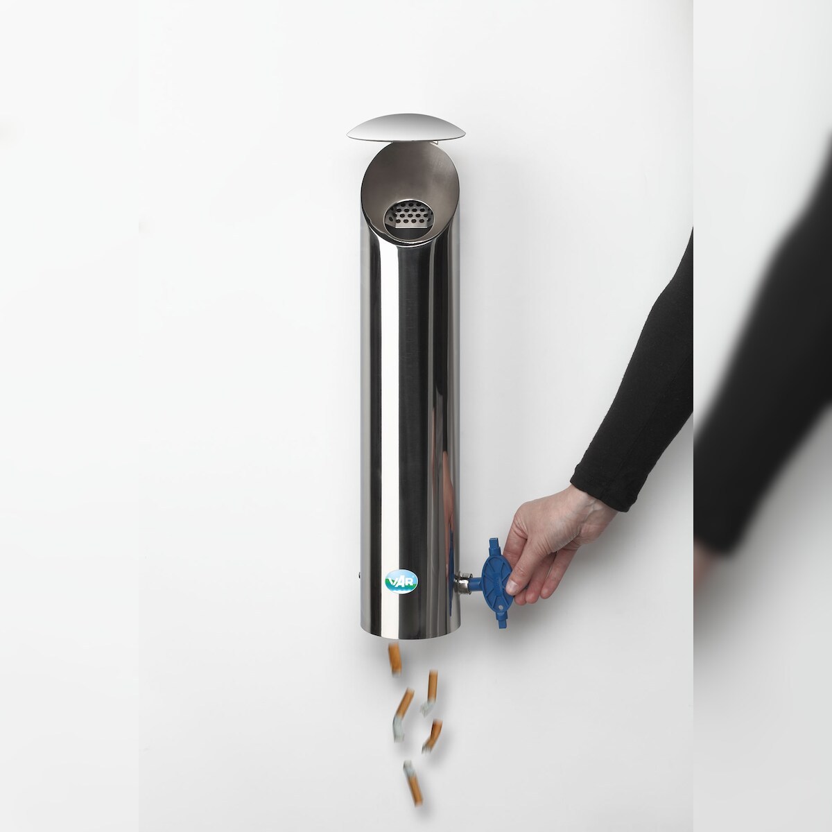 PROREGAL Wandascher mit Schutzdach und Abstreifblech | HxBxT 53x18x12cm | Edelstahl poliert | Ascher Aschenbecher Image